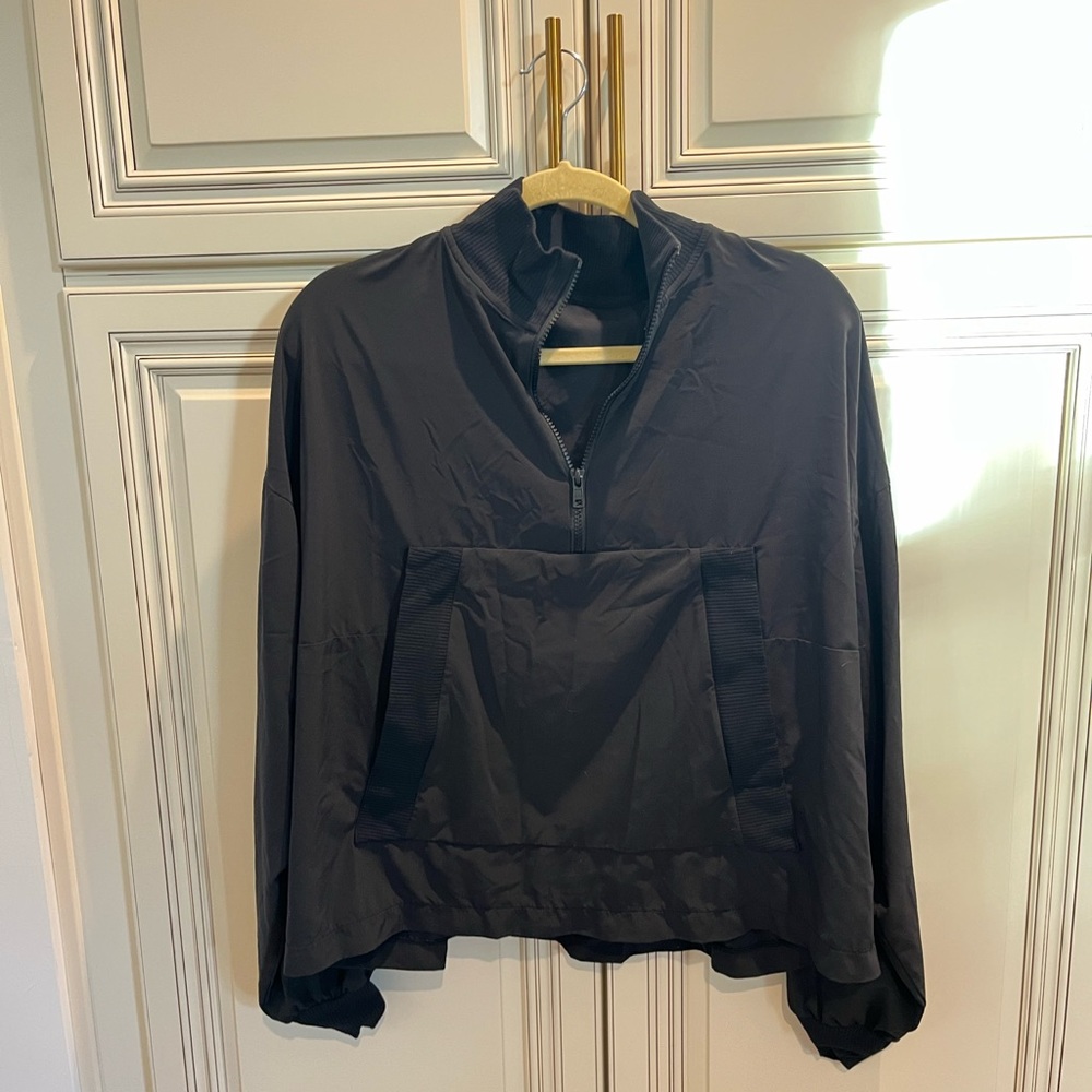 ALO YOGA WINDBREAKER - SIZE SMALL